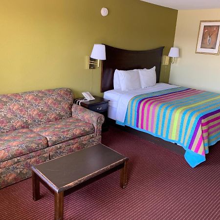Western Motel - Prentiss Bagian luar foto