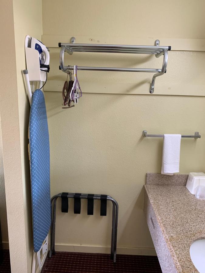 Western Motel - Prentiss Bagian luar foto